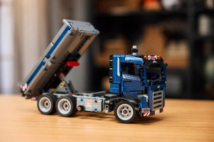 LEGO 42203