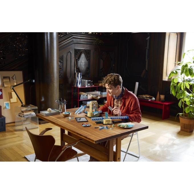 LEGO 21067