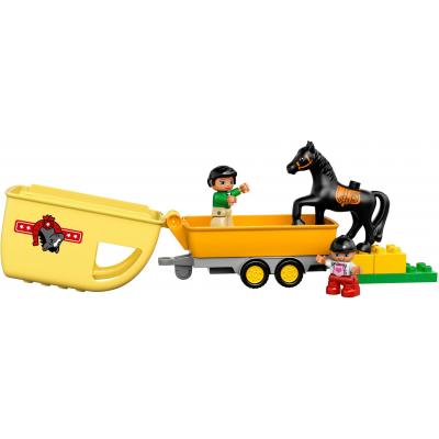 Конструктор LEGO Duplo Town Трейлер для лошадок 10807