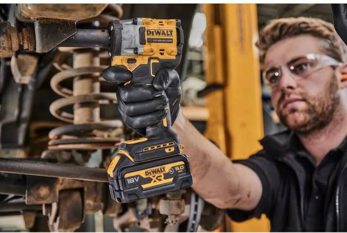 DeWALT DCF921NT