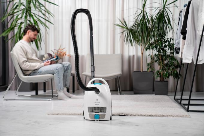 Ardesto VC-I-B800W
