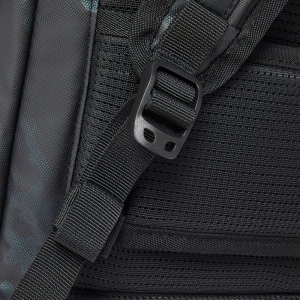 RivaCase 7663 (Navy camo)
