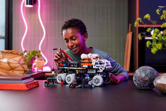 LEGO 42180