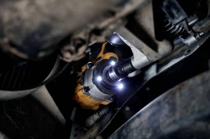 DeWALT DCF922NT