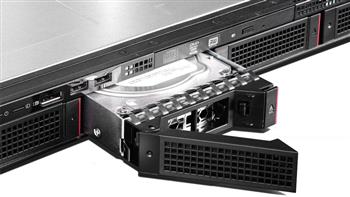 Накопичувач на жорстких магнітних дисках Lenovo ThinkServer Gen 5 3.5" 4TB 7.2K Enterprise SATA 6Gbps Hot Swap HDD 4XB0G45715