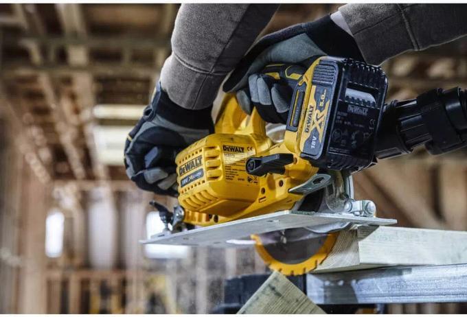 DeWALT DCS570P2