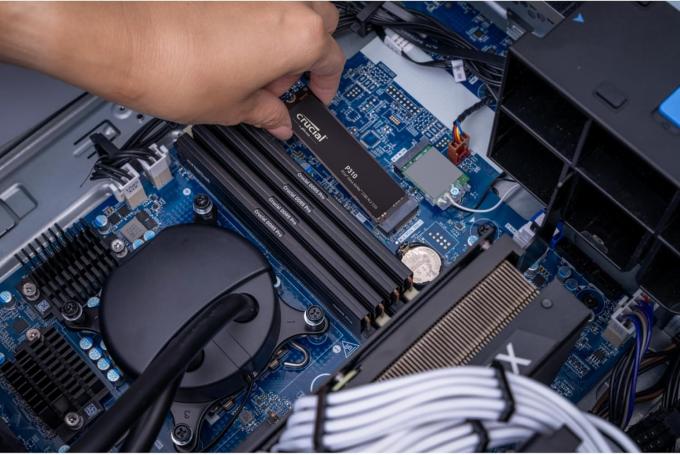 Micron CT2000P310SSD8