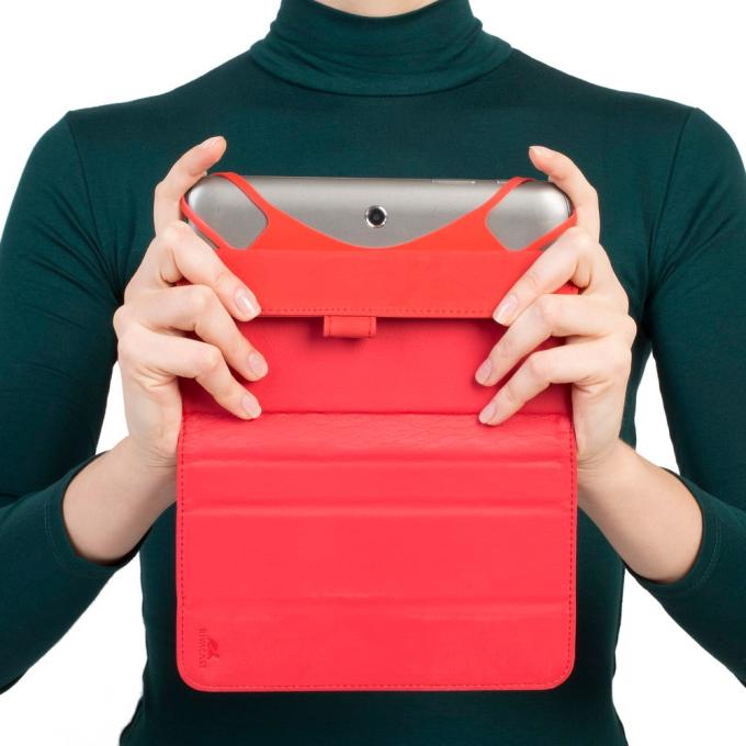 RivaCase 3132 (Red)
