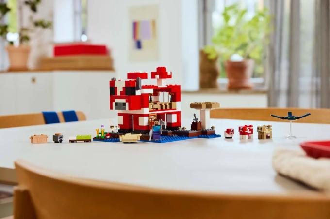 LEGO 21270