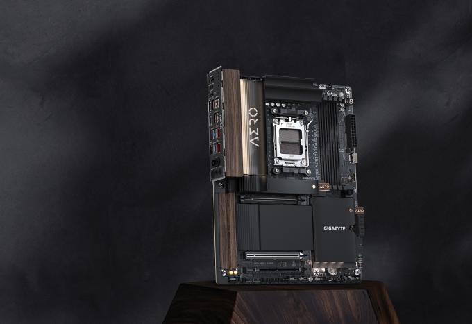 GIGABYTE X870E AERO X DK WOOD