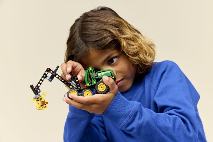 LEGO 42218
