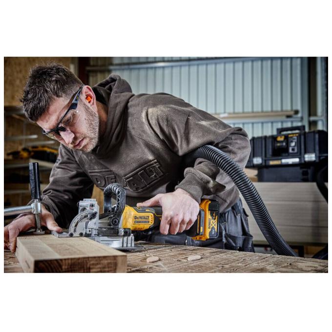 DeWALT DCW682NT