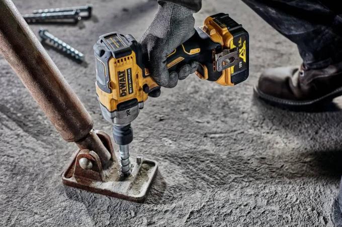 DeWALT DCF892P2T