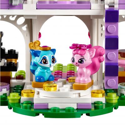 Конструктор LEGO Disney Princess Замок для королевских питомцев 41142