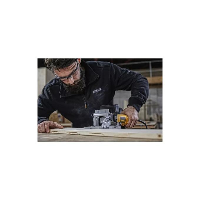 DeWALT DW682K