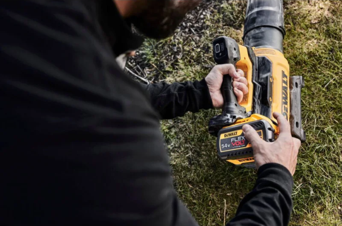 DeWALT DCMBL777N