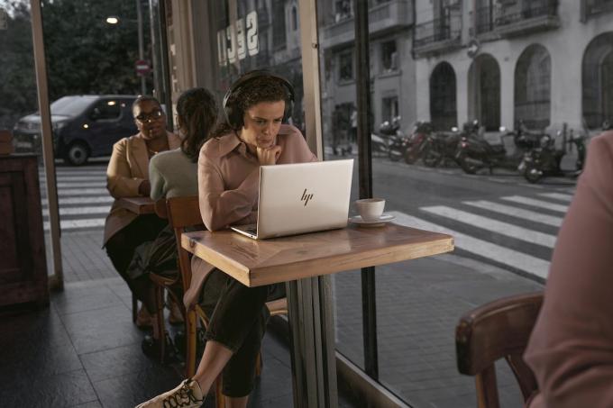 HP B9ZU2ET