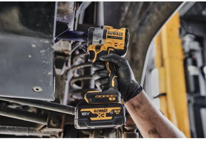 DeWALT DCF921NT
